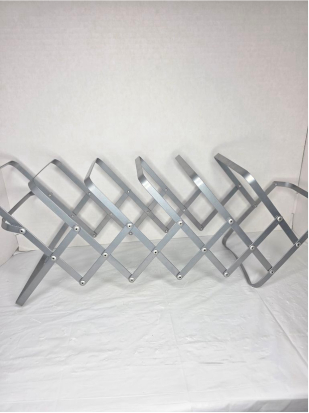 Vintage Accordion Style Magazine & Vinyl Record Rack – Expandable Silver Metal